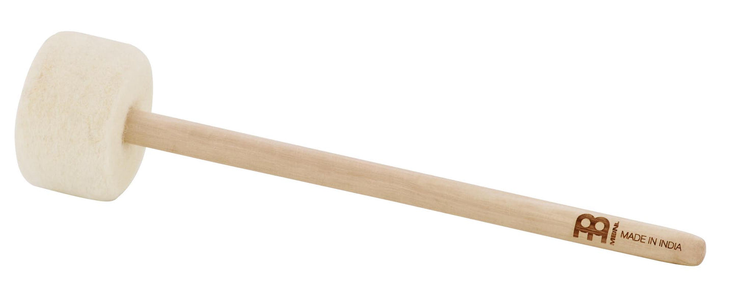 Mailloche en bois, feutre naturel épais, manche court, 21cm. Fabriqué en Inde.