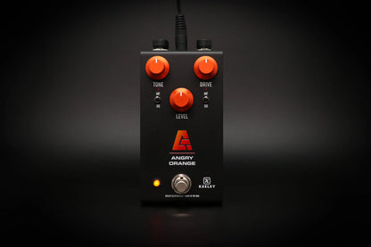 Pédale ANGRY ORANGE, fuzz et distorsion basée sur deux pédales légendaires, 100% analogique, noir et orange