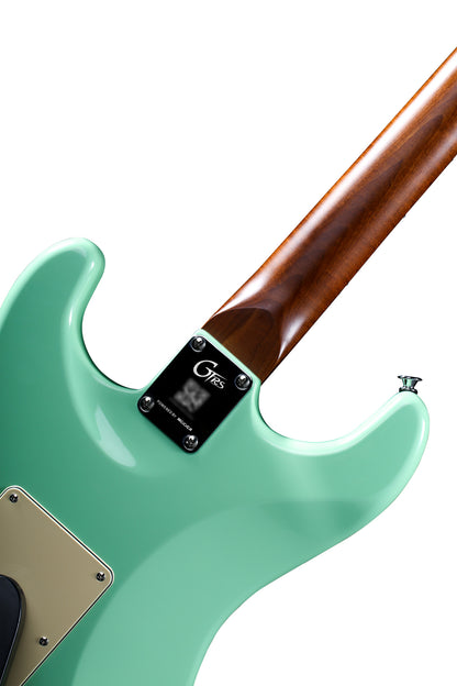 GTRS S801, corps tilleul, manche érable torréfié, touche érable, micros et processeur GTRS, surf green