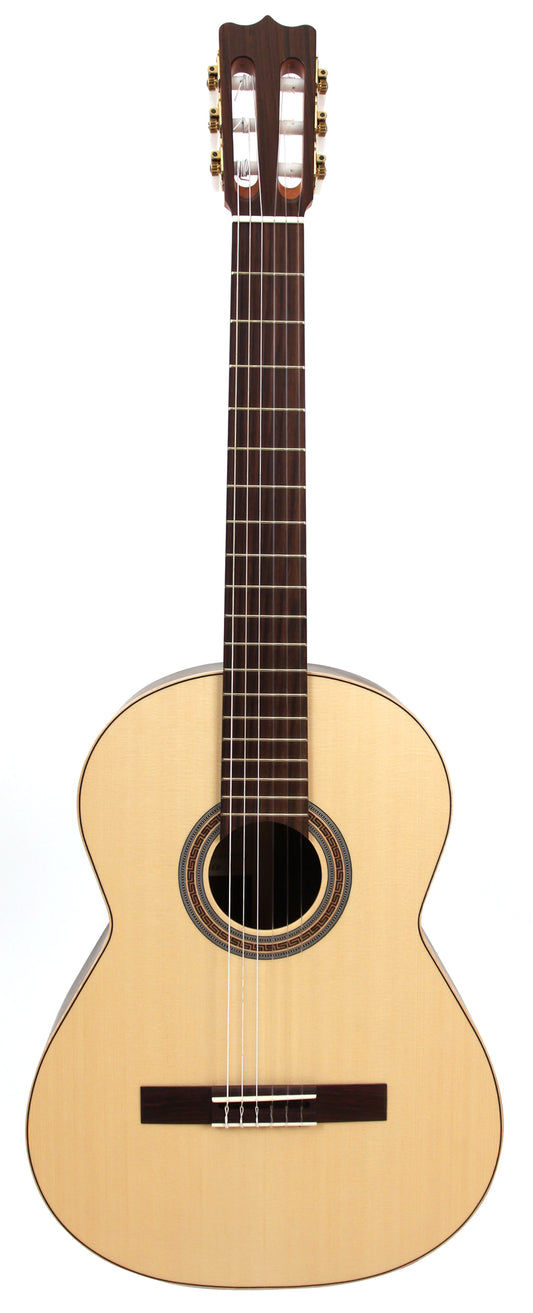 Guitare classique 4/4 modèle 0 S, table épicéa massif, fond & éclisses palissandre indien, naturel satiné