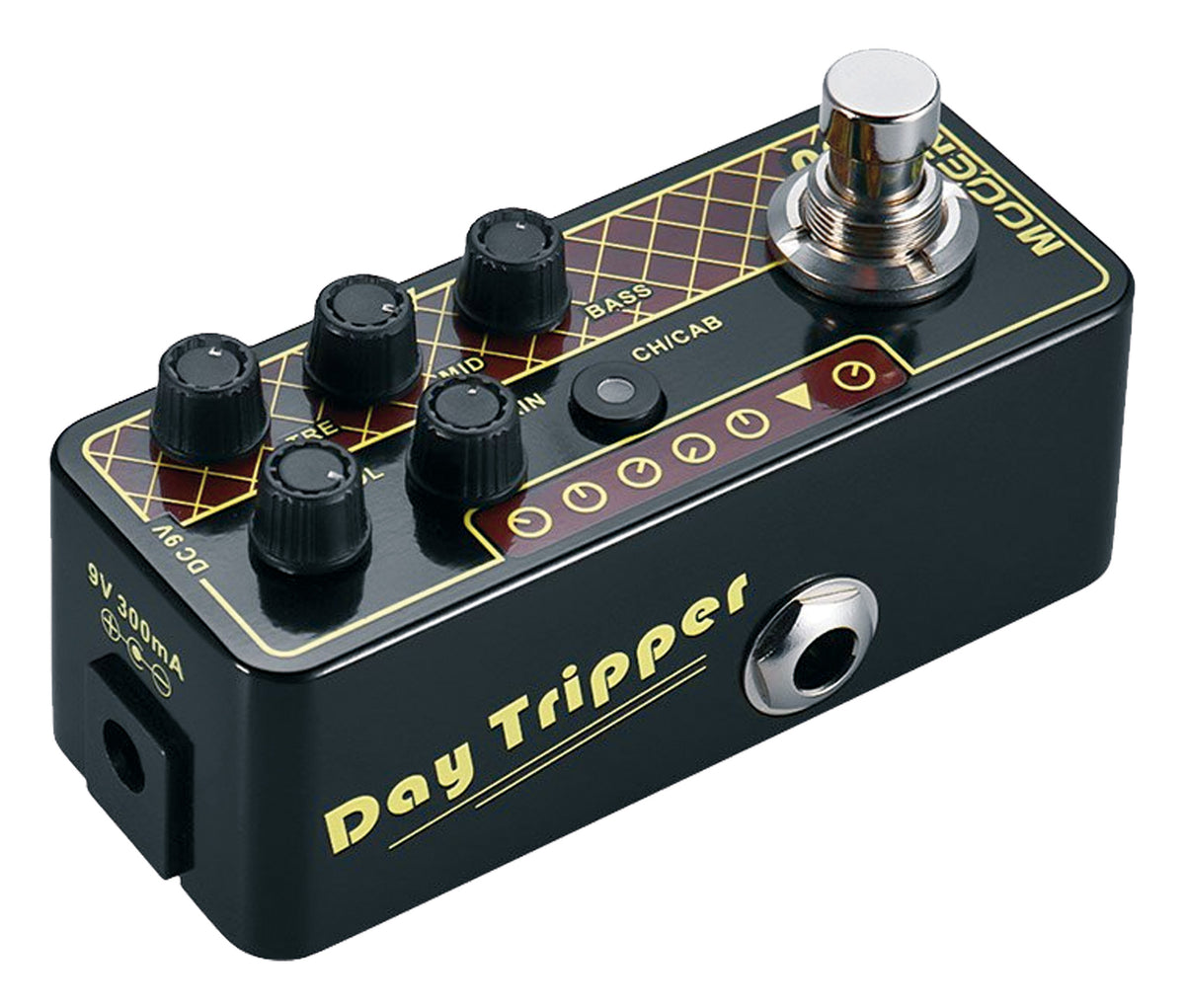 Pédale DAY TRIPPER, préampli numérique type 60's UK combo 30W, deux canaux, EQ 3 bandes par canal, simulation HP, noir et brun
