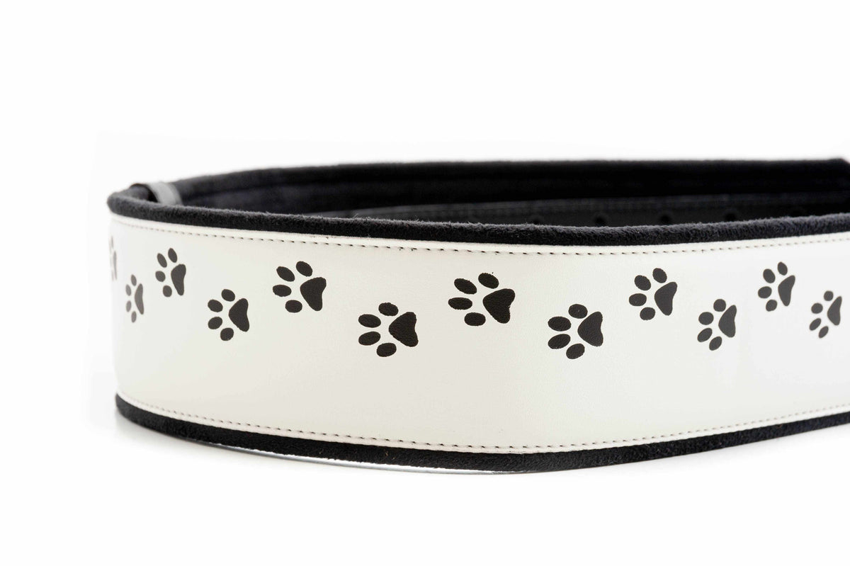 Courroie modèle CAT, extérieur synthétique, largeur 6 cm, longueur 100 à 145 cm, porte-médiators intégré, blanc