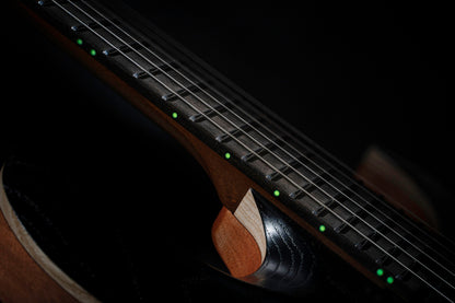 KX700EV, corps acajou, table frêne, touche ébène, chevalet Evertune, micros Seymour Duncan Sentient & Nazgûl, housse