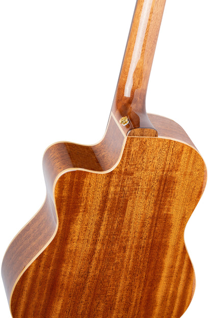 RCE138SN, modèle Slim Neck, pan coupé, EQ MagusPro, table épicéa massif, f/e sapele, manche acajou (sillet 48 mm), housse